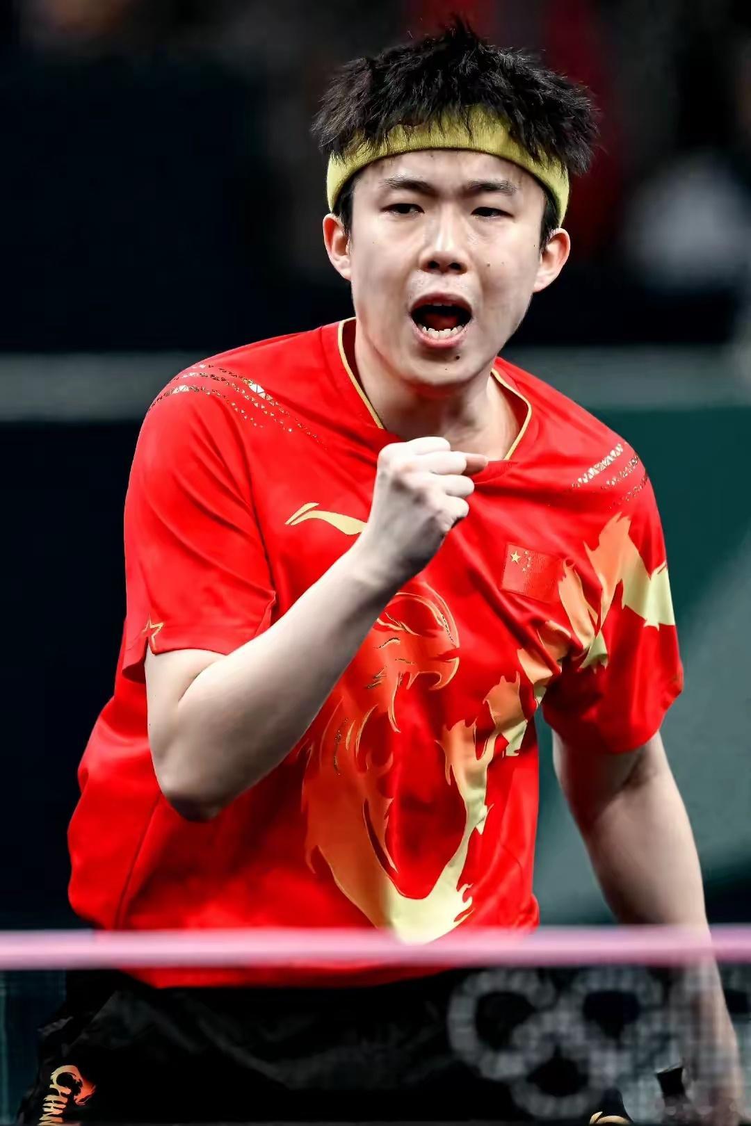 王楚钦的六大头衔1、现世界排名第一2、亚运会四冠王 创造历史3、国乒首个奥运混双