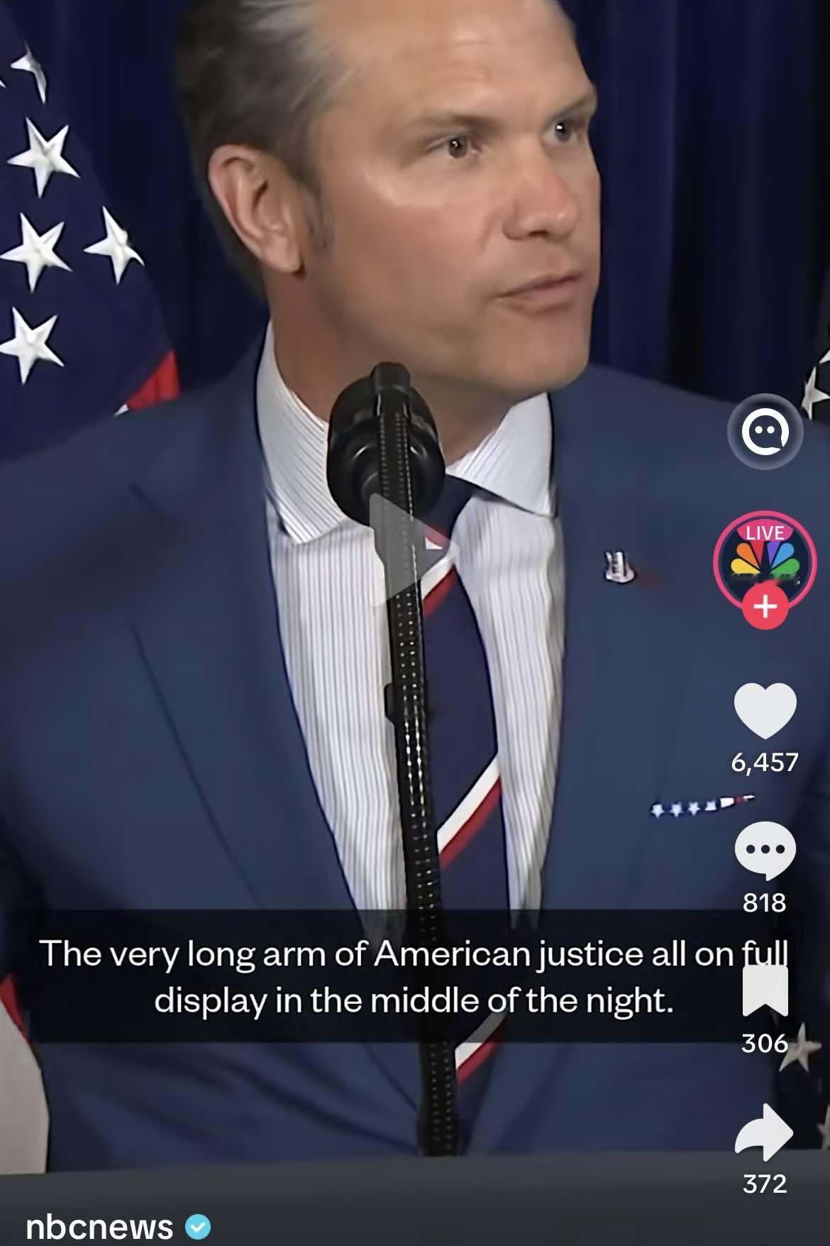 美军士兵的奇特关注点，委美冲突 发布会上的MD战争部长的鬓角不符合他去年在全军将