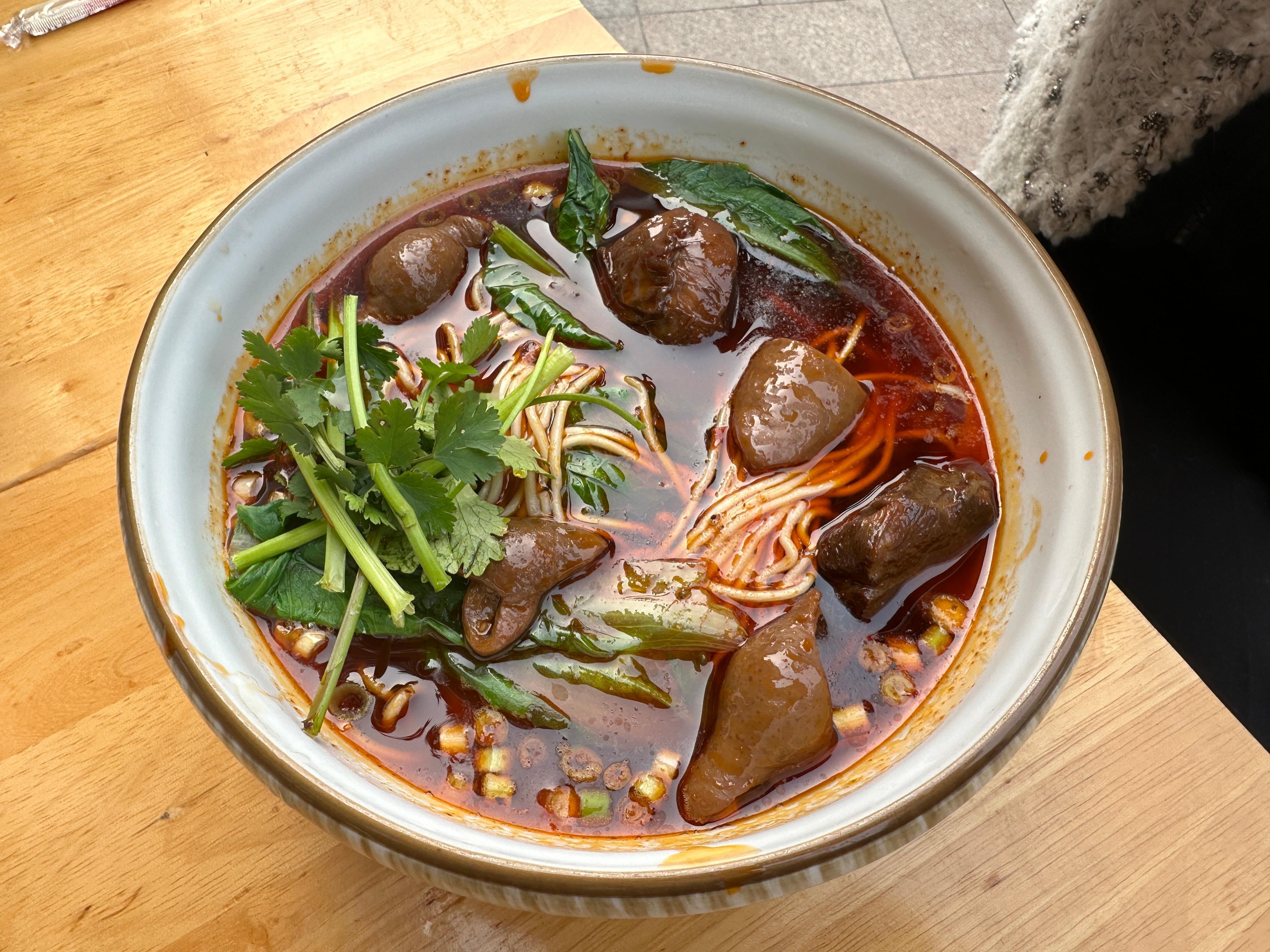 无奖竞猜这碗面多少钱重庆路边的小摊摊面 不敢去吃了 重庆·江北区