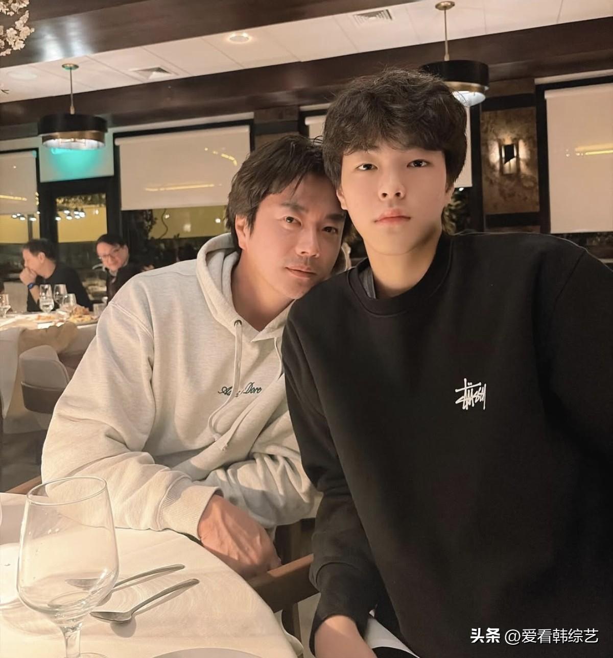 近日，演员孙泰英在Instagram上传了照片。公开的照片中，孙泰英分享了儿子与