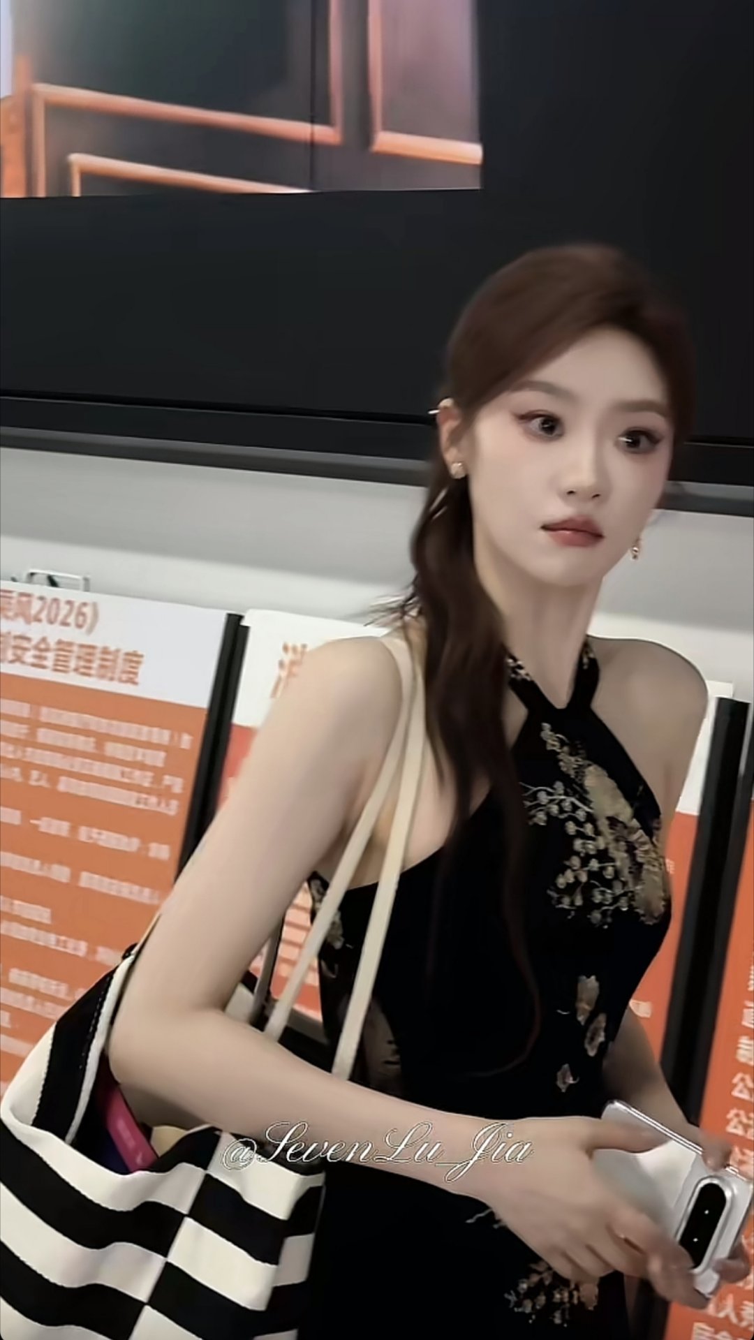 不敢想象这么近看本人的话有多震撼