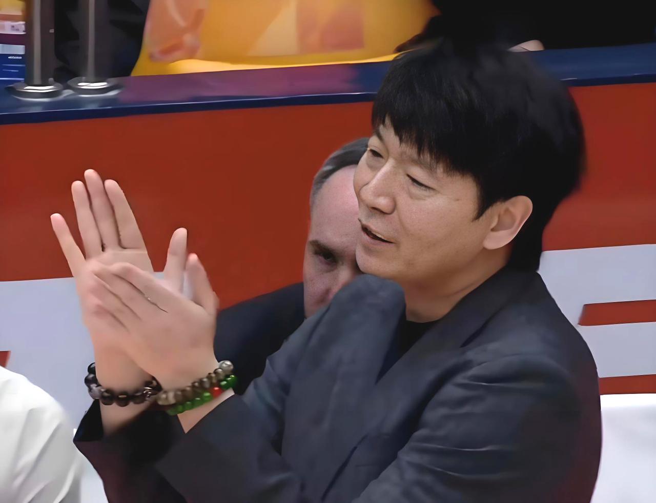 本土球员更靠谱！对邱彪来说是好事还是坏事？
山东高速在连输两场之后，终于在第三轮