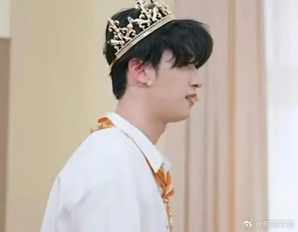 把yhx看成张函瑞了。。。 