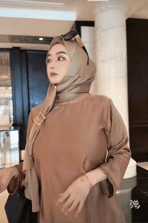这是哪个民族的服装？？
