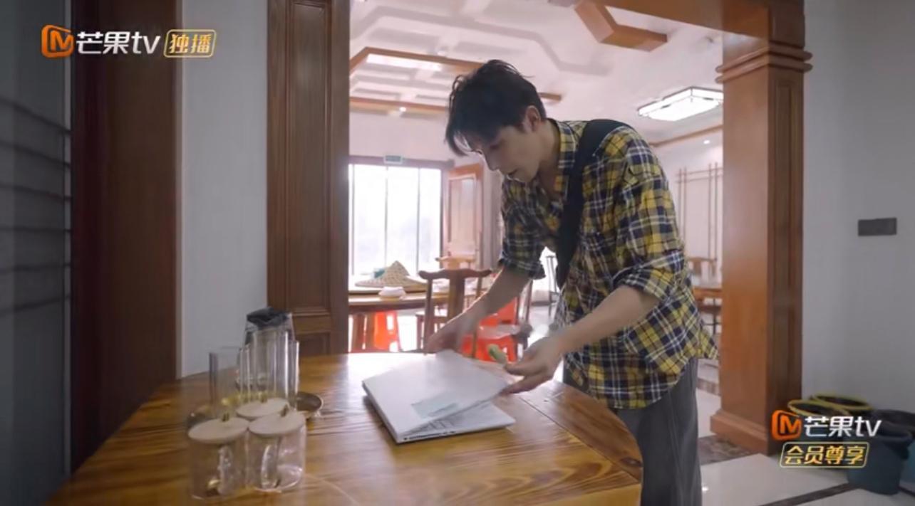 #王安宇逆向思维# 新一期《忙忙碌碌寻宝藏》节目，王安宇聪明大脑快速运转，靠逆向