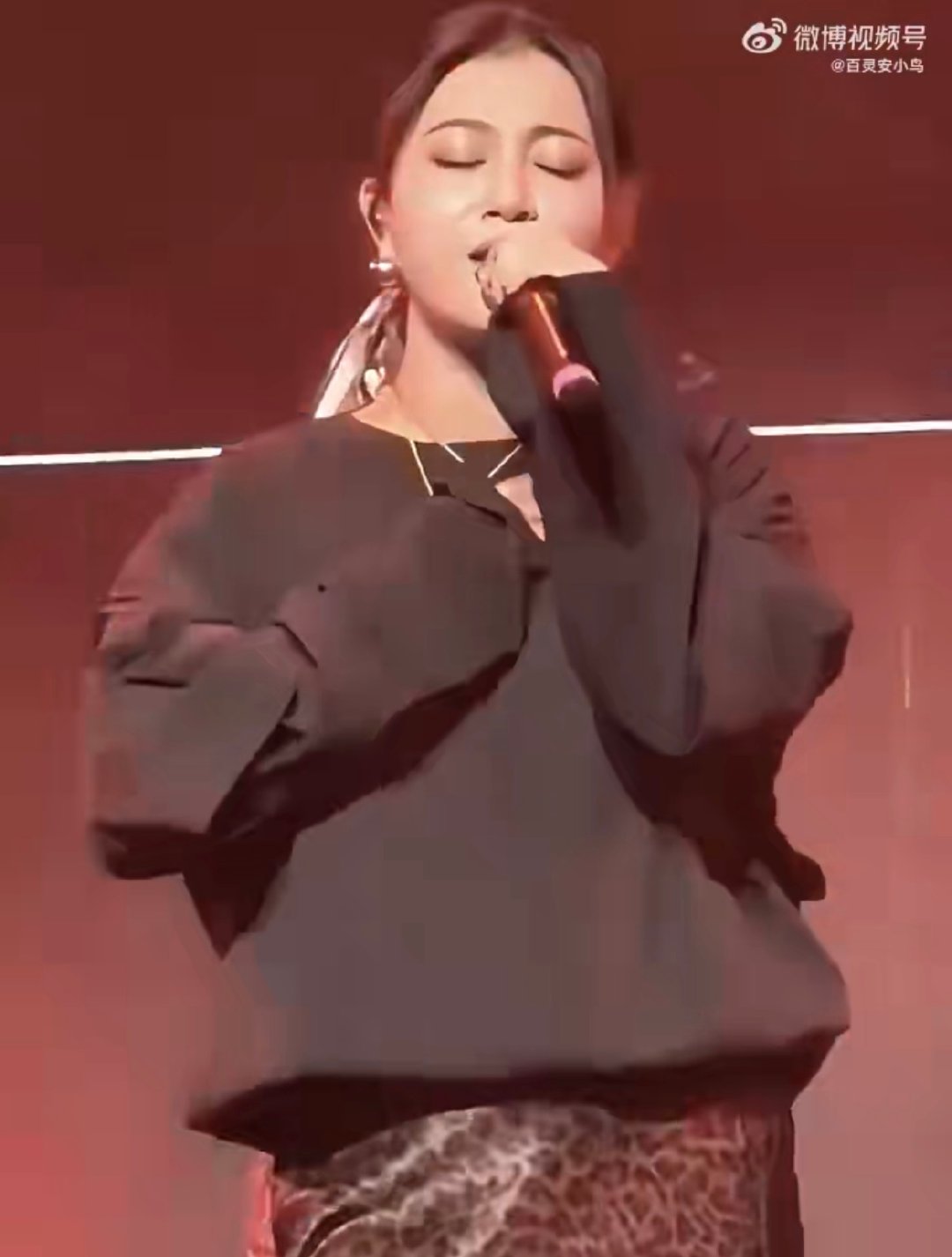 李嘉格 我要带着我的尊严逃离开有你的世界 谁能拒绝《沦陷》这种戳心歌！“逃离开有