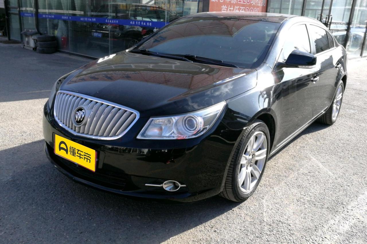 决定买二手车时，我刚拿到驾照三个月，目标很明确：预算 5 万内，能装下婴儿车和露