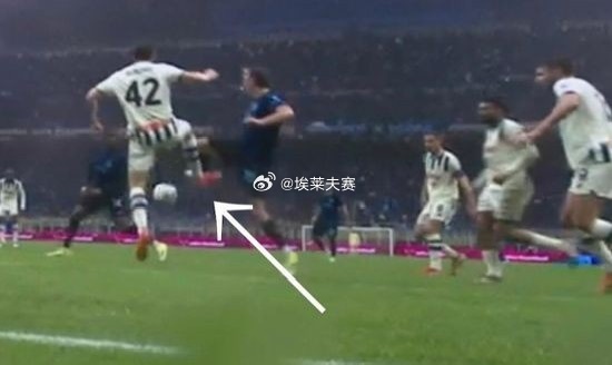 国际米兰意甲联赛 在国米1-1亚特兰大的意甲联赛中，国米在比赛后半段遭受两次重大