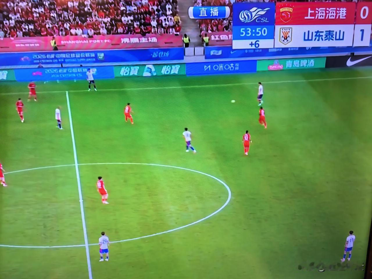 上海海港进球无效！上半场补时10分钟，山东泰山客场1：0领先上海海港！
    