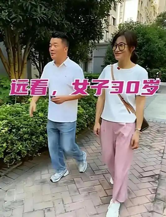 苏州51岁富豪相亲遇40岁气质女内心忐忑，女方听闻条件后惊喜直呼捡到宝，中年爱情