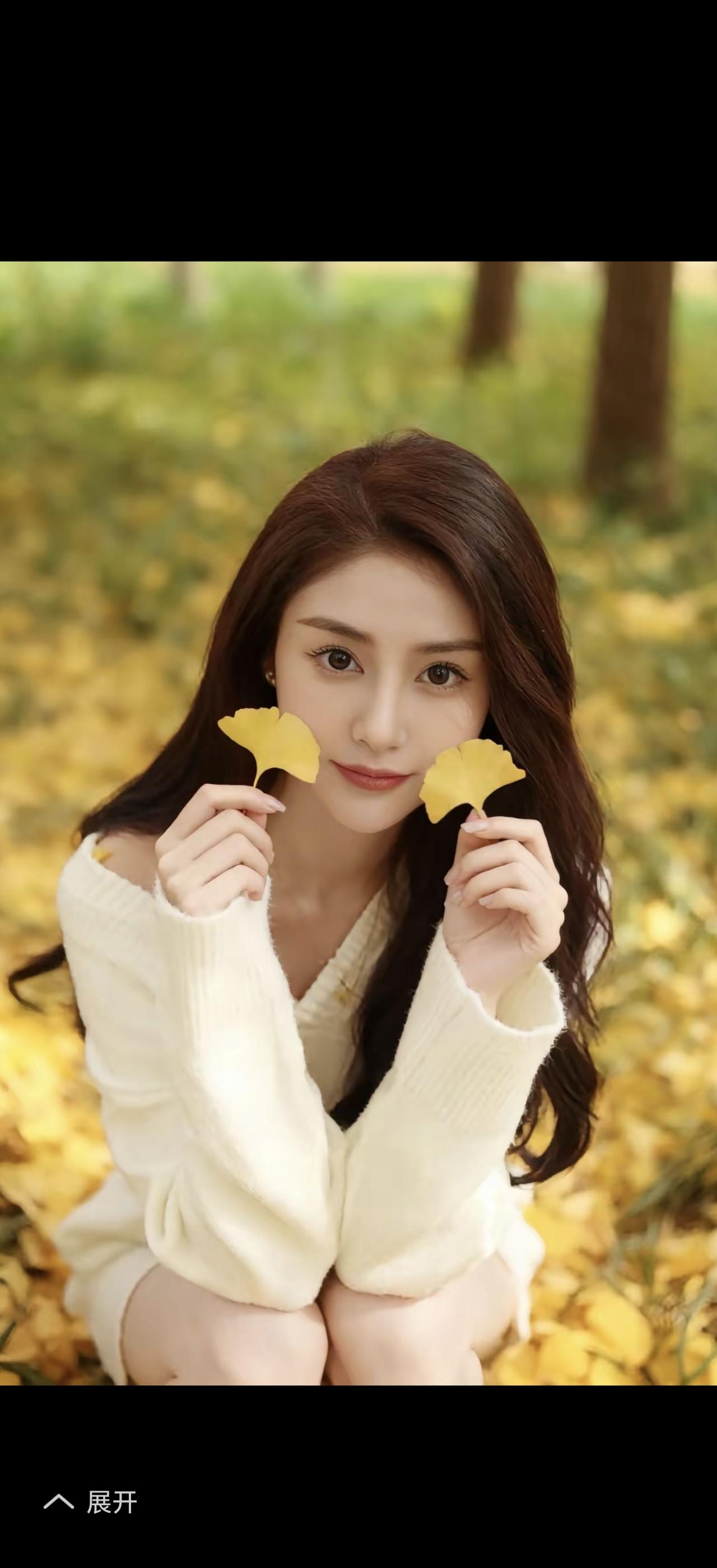 金黄色的浪漫，总能让人的心变得柔软。普陀区的“落叶不扫”活动就是一场金黄色的盛宴