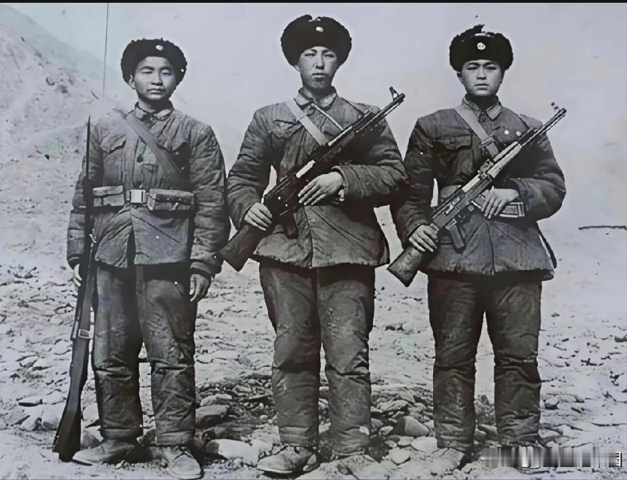 看到这三位军神：庞国兴、王世军、冉福林立即跪拜
在对印自卫反击战中与部队失散，三