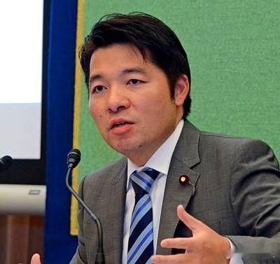 日本众议员伊佐进一在8月19日的声明中指出，中日关系已经降至1972年正常化以来