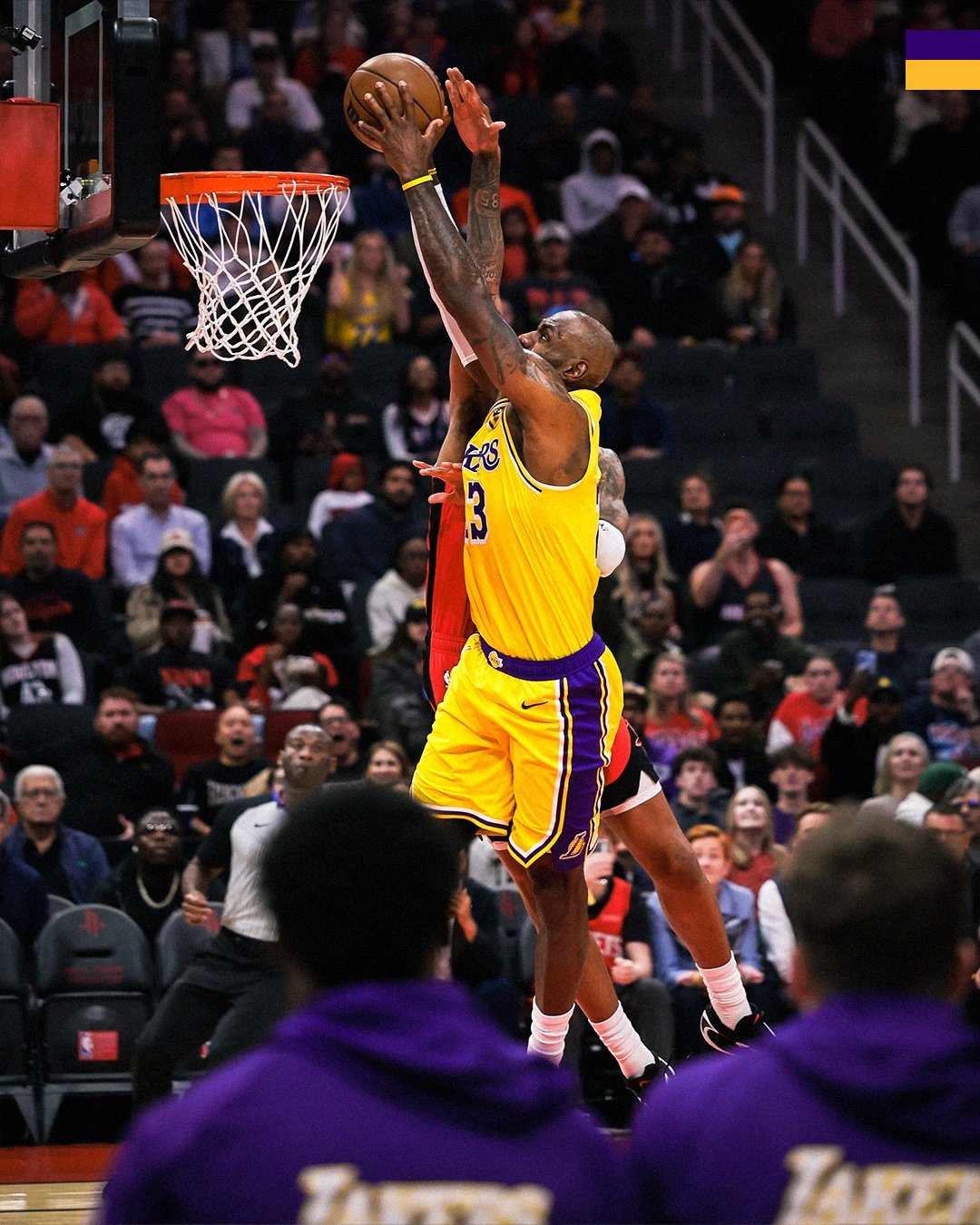 湖人vs火箭 41岁詹姆斯还能隔扣！ 