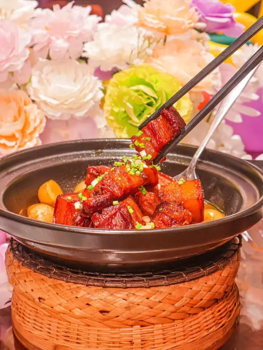 赏黄山云海，品徽菜美食！