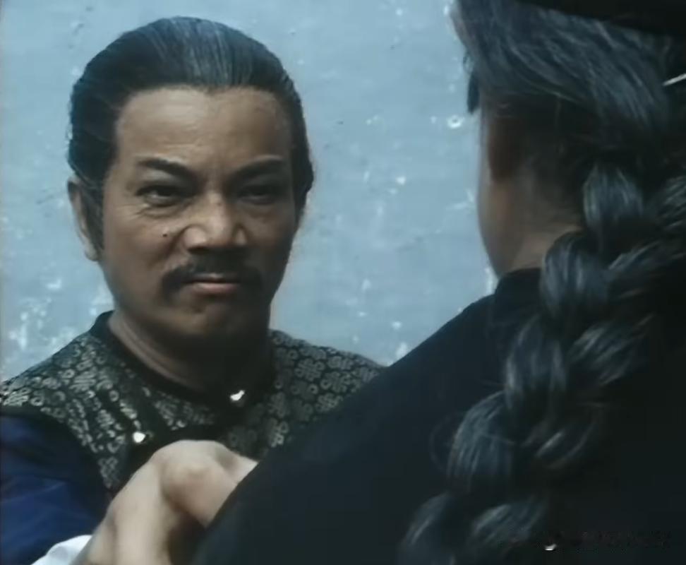 前几天看到香港无线电视演员郑雷去世的消息，名字虽然不熟，但照片很熟，我第一个想到