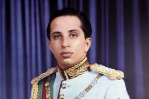 1958年，被处决的伊拉克国王，费萨尔二世，留下了一张罕见的遗容，照片中的他被愤