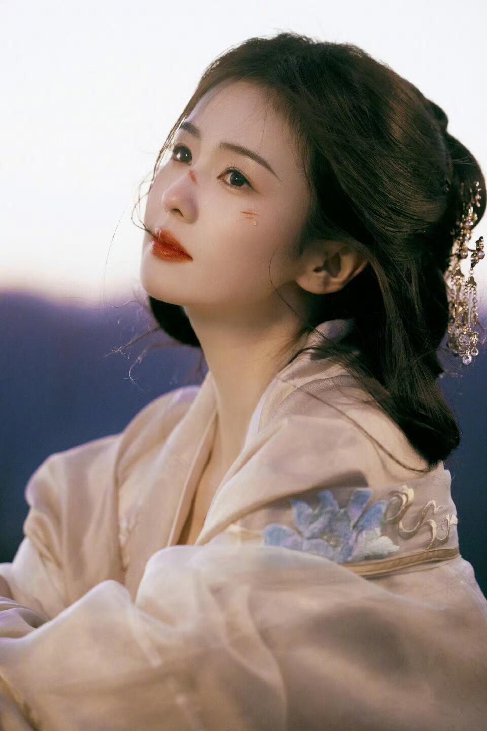 白鹿或将主演莫离 白鹿新剧合作林玉芬导演《莫离》电视剧《莫离》主演白鹿导演：林玉