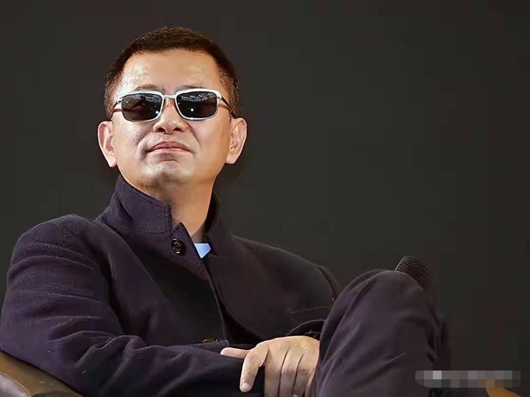 贵圈乱，那是毋庸置疑的。有人在背后蛐蛐别人，有人在默默地录音，再然后，有人就曝光