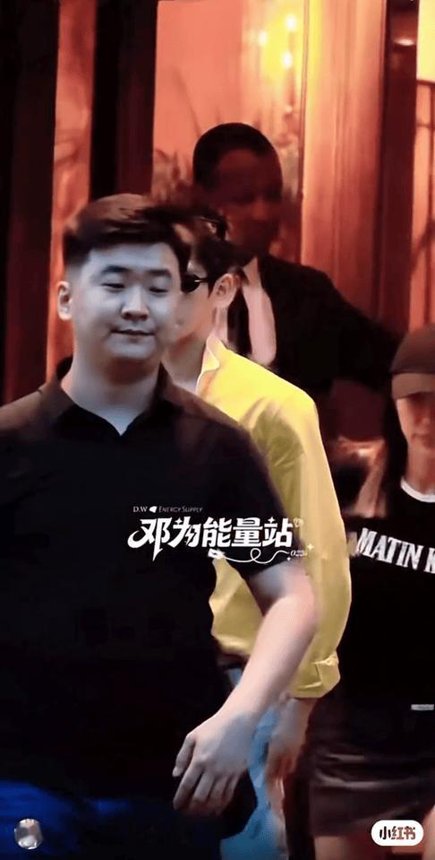 邓为去巴黎时装周的状态和造型可以给打几分？ 