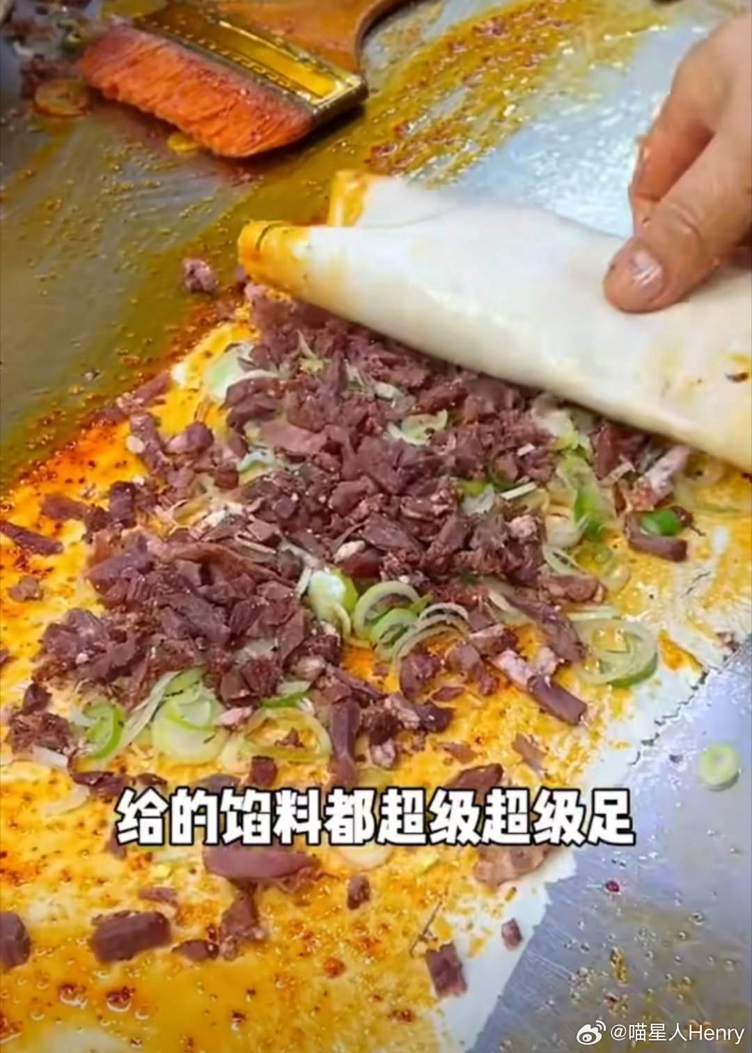 为什么北方没有人边走路边吃早餐 美食是用来享受的，温饱只是他的功能之一，个别会因