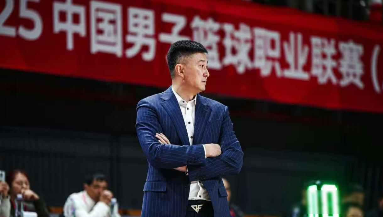 正式官宣！CBA争议外援加盟广东宏远，携手徐杰，冲击总冠军
萨林杰这名字在CBA