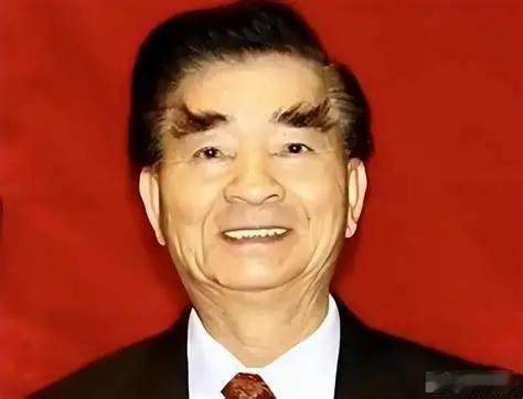 中国安全部通告：美国顶级间谍在华被捕。
梁成运出生在香港，年轻时就出国闯荡，到了