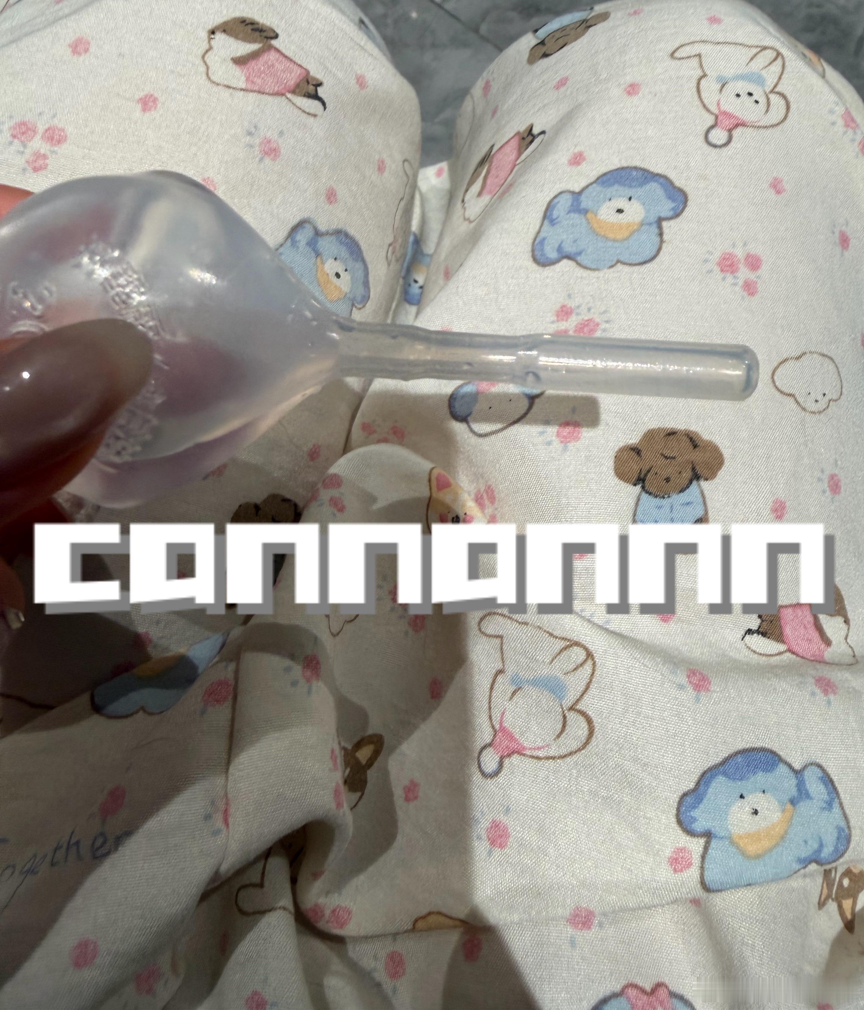我的天哪 我的天呐有点便秘 寻思用个开塞露 然后一不小心捅进去了我的天！！！！！