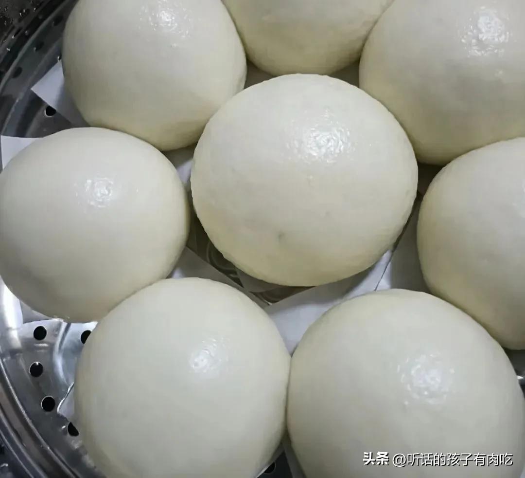 馒头我喜欢吃买现成的，因为我不会做馒头，作为南方人，不会做馒头应该算很正常的吧。