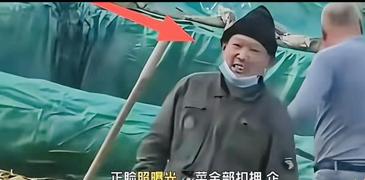 一口痰，败坏了企业之名声

一块腥油，破坏了一锅汤

他的笑，令所有人厌恶

他