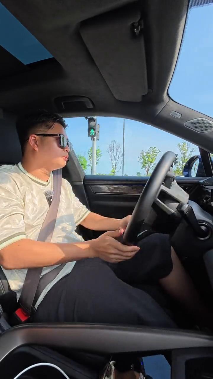 纯电的Macan Turbo还是Turbo吗？还有灵魂吗？现在调到Sport p