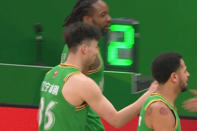 辽宁27-15打停北京的原因唯一，鄢手骐！
北京时间3月21日，辽宁与北京的比赛