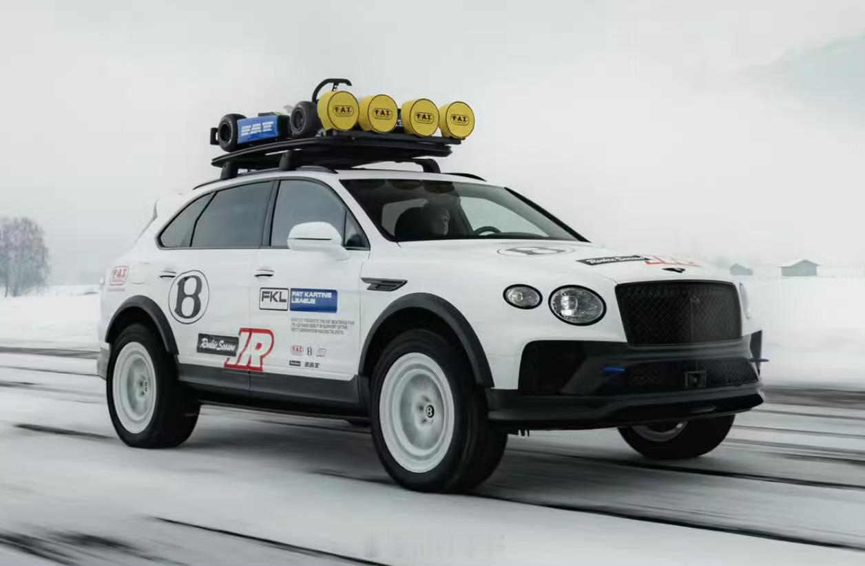 【全新宾利添越放弃纯电】4月13日消息，北京时间今天下午，据外媒Autocar报