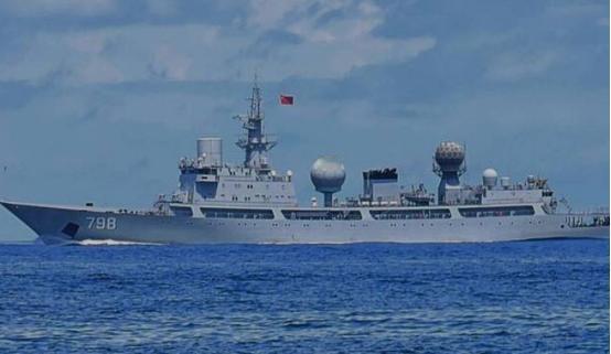 中美舰机疑似在八十海峡再度展开对峙，长期记录台海周边空域动态的岛内军事粉在昨日记