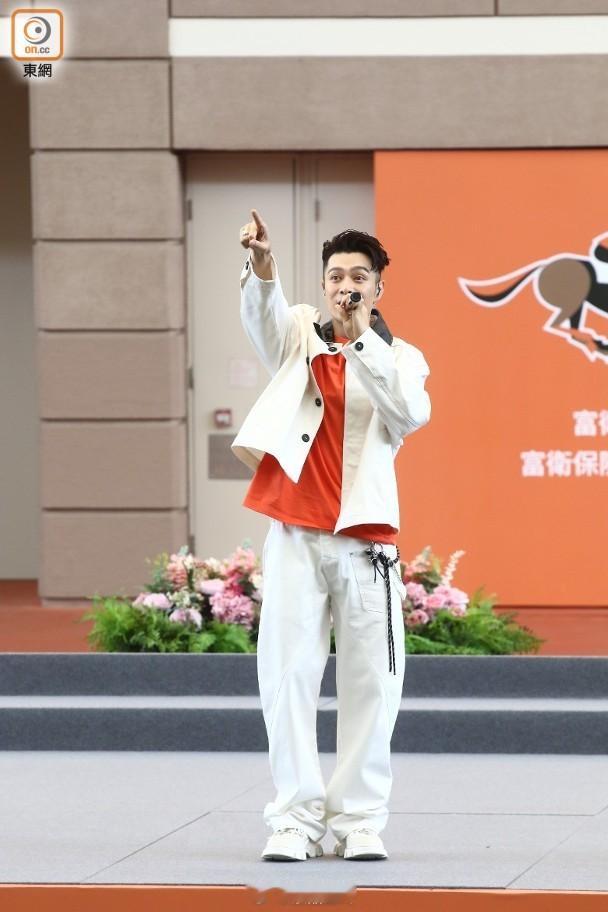 【On.cc】許廷鏗大爆欣宜內地忙拍節目　揭對方已秘密復工藝人周柏豪、韓國女團M