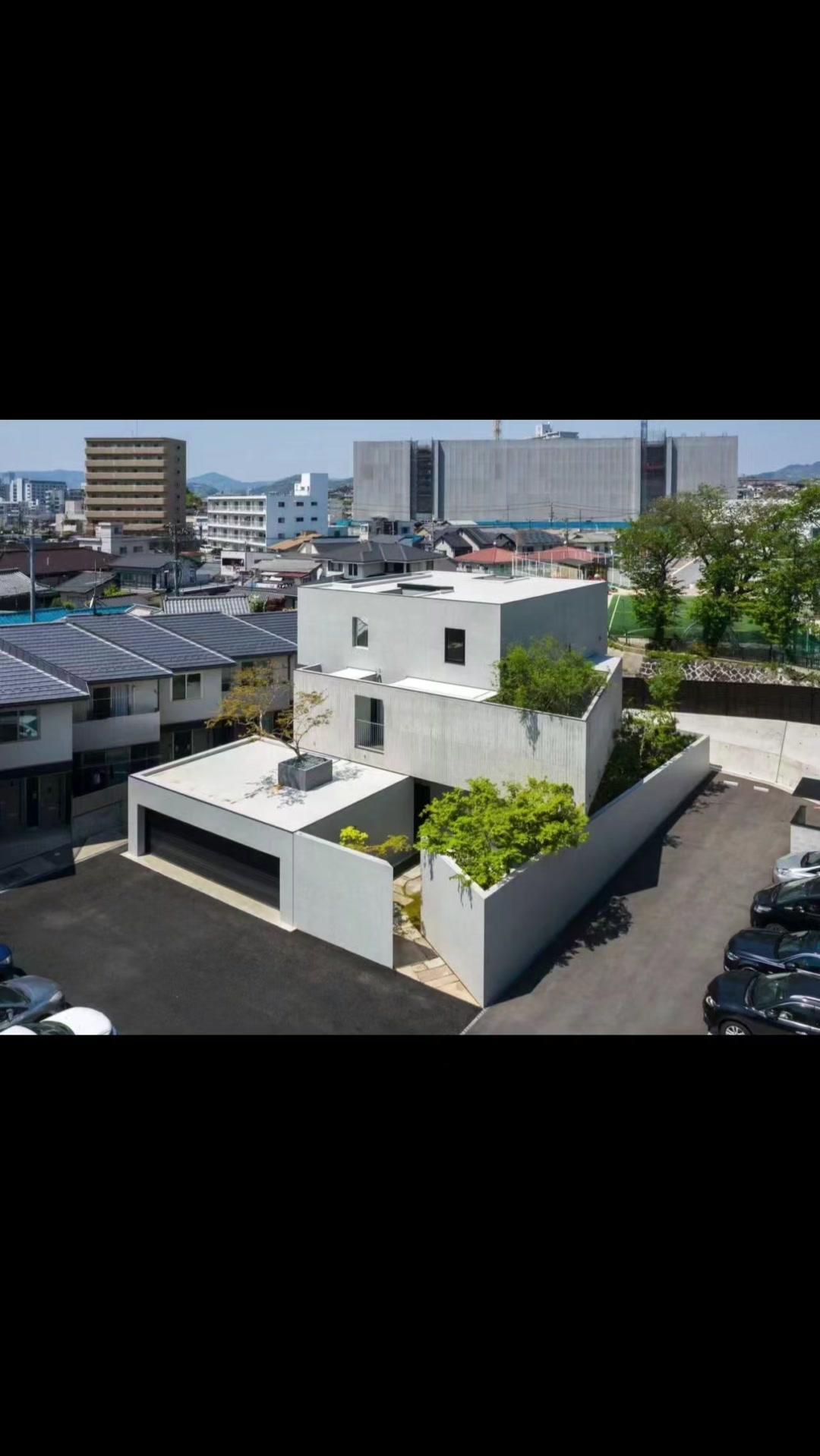 没有拥挤的高层单元楼束缚，带着宅基地独有的宽敞尺度，完全可以按照自己的喜好规划布