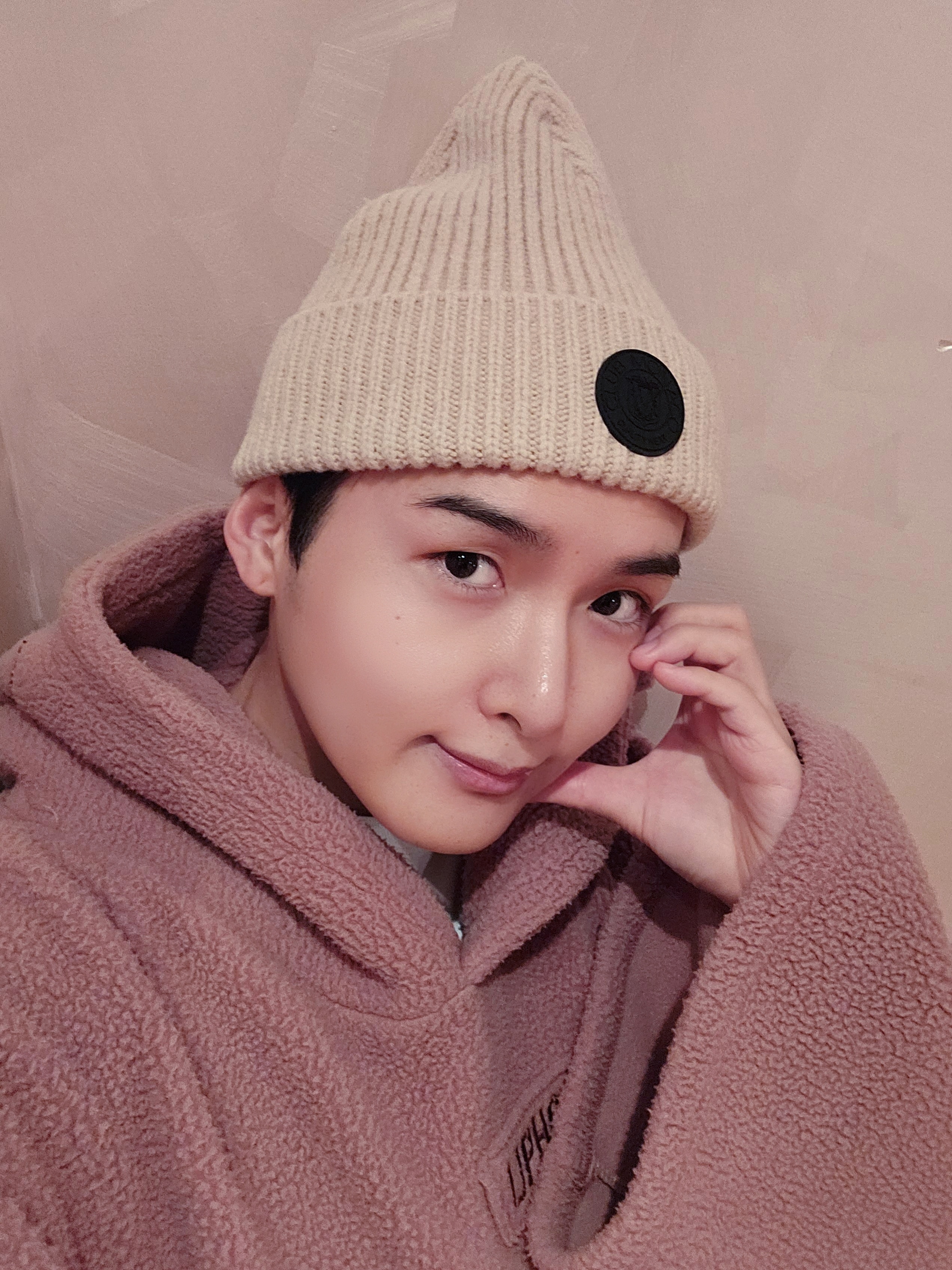 “CB百蓝_。251224 官号更新金厉旭 相关：RYEOWOOK’S AGIT