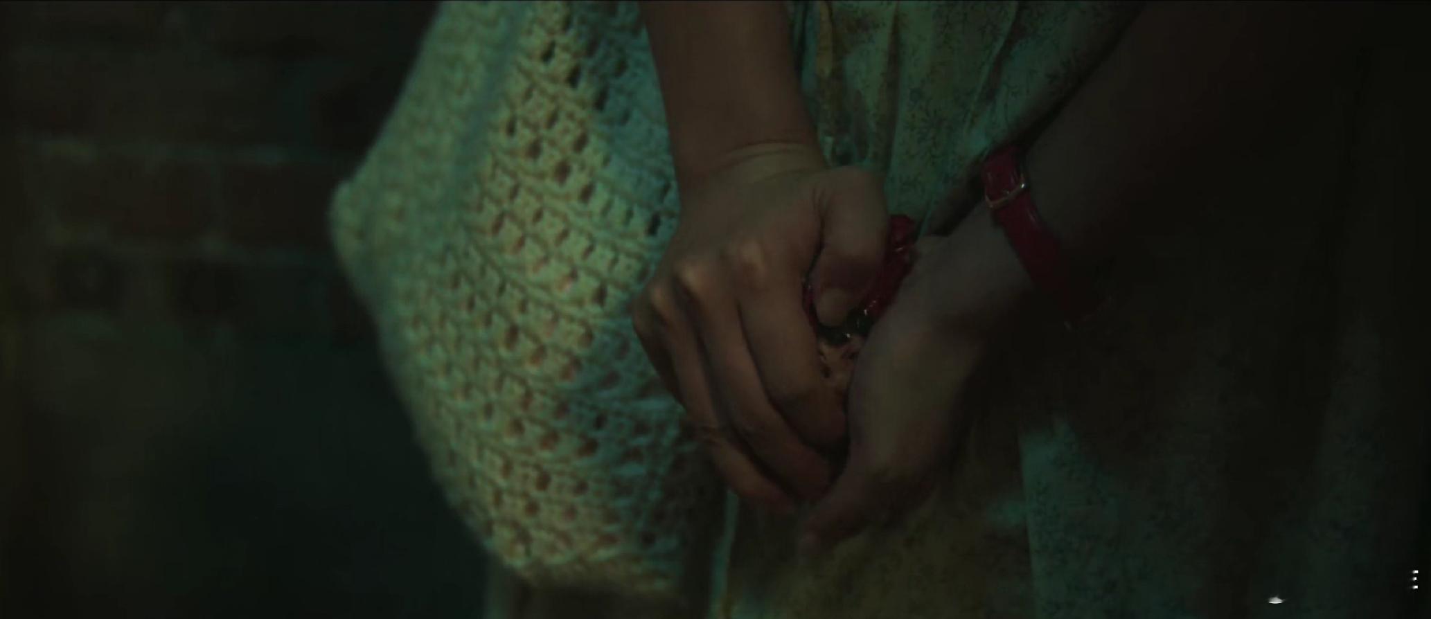 黄米依演我被吓到就是这样树影迷宫黄米依完全懂那种“被吓到还要装镇定”的感觉，太贴