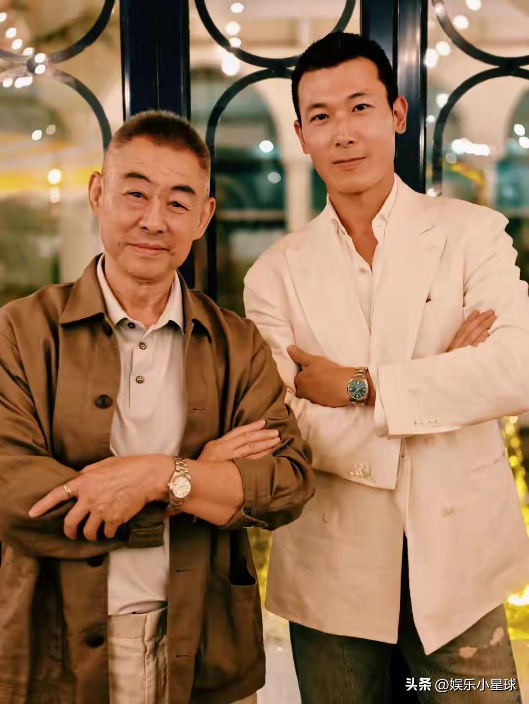 朱珠为女儿庆祝5岁生日，家人同框的画面比生日布置更抢眼。66岁的朱爸爸白发不遮精