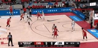 在今天中国男篮主场迎战黎巴嫩男篮的世界杯亚预赛中，中国男篮双星贺希宁和胡金秋完成