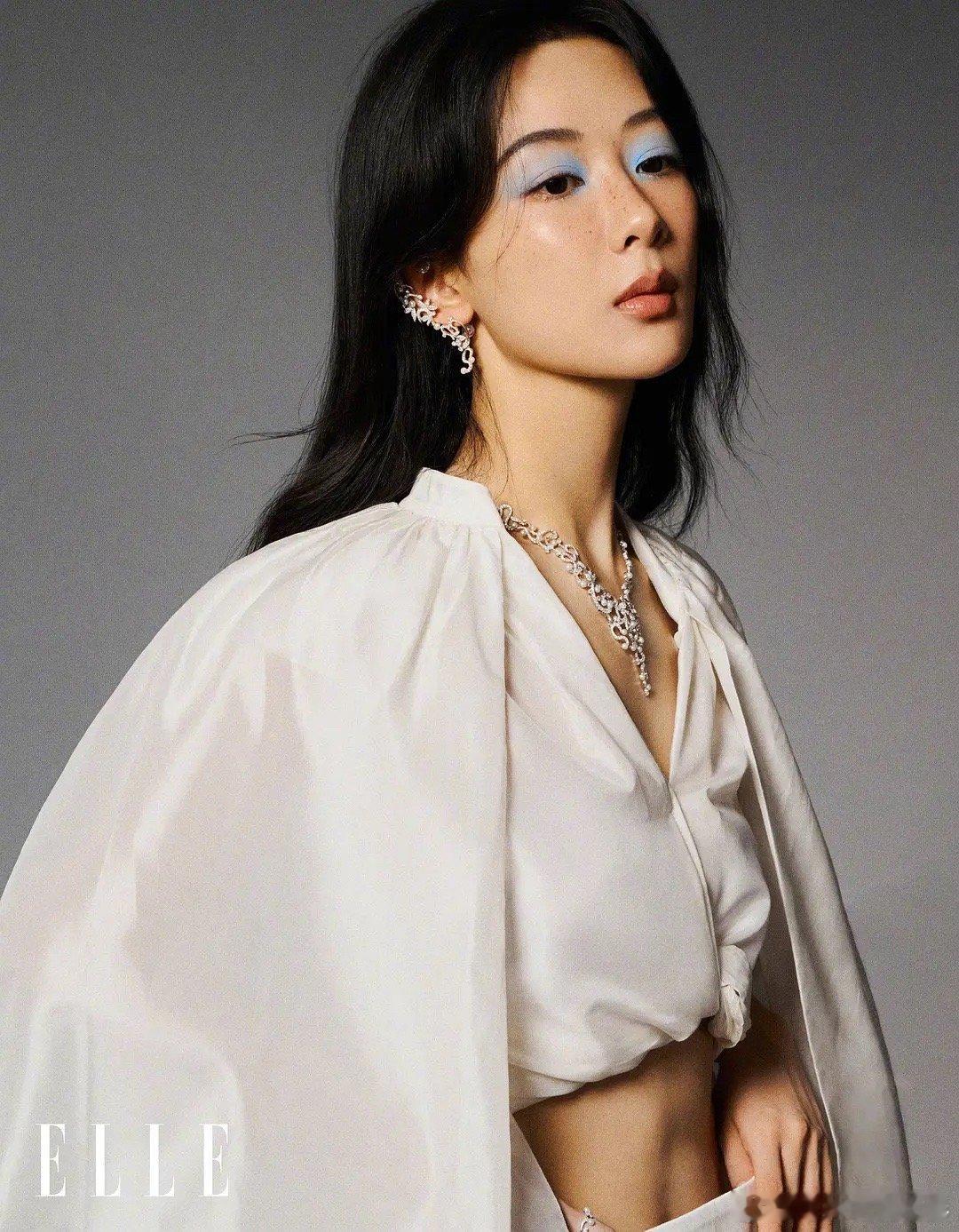 蓝色眼影是有什么魔力吗，内娱情有独钟[跪了] ​​​