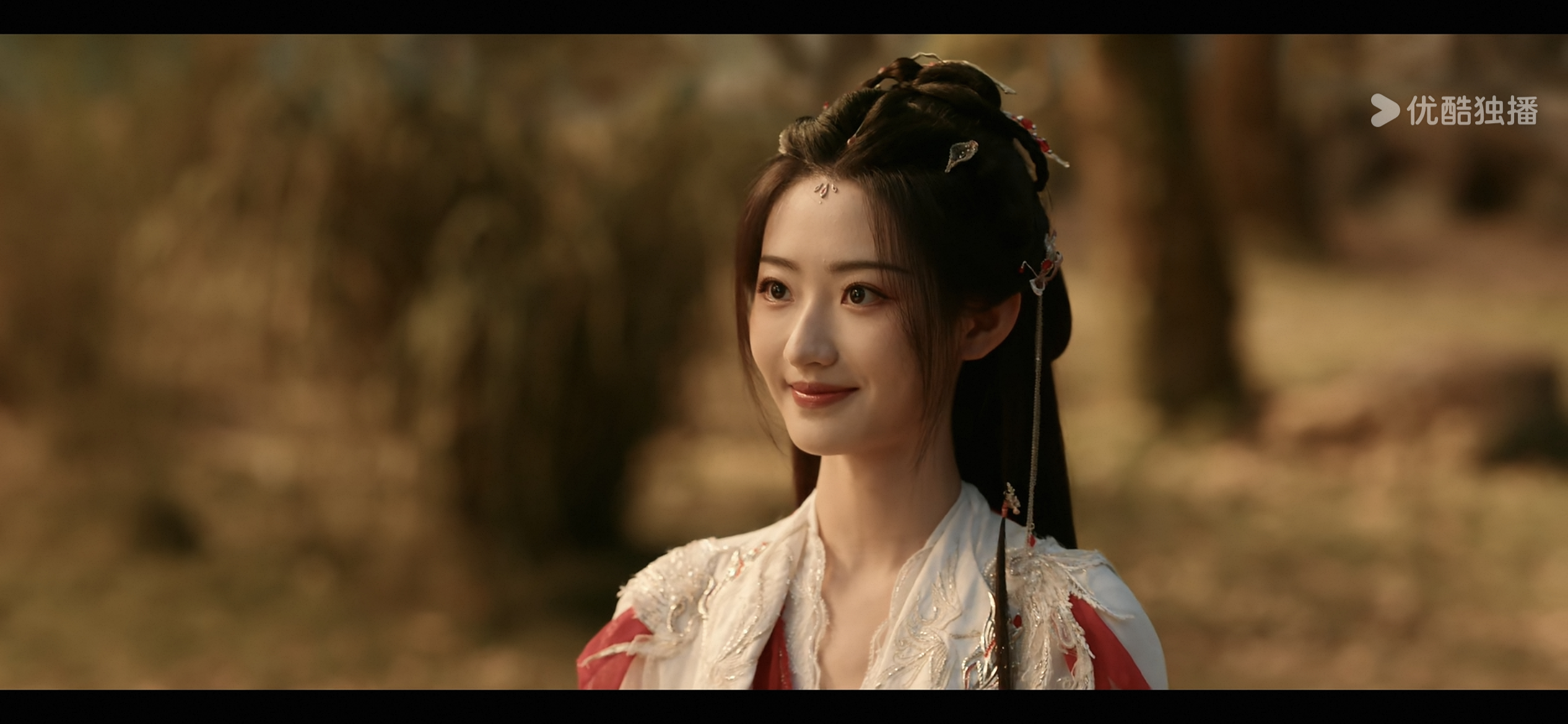 杨雨桶这个角色在《暗河传》里是苏暮雨的cp？前两集里登场的所有角色都是“我暗夜行