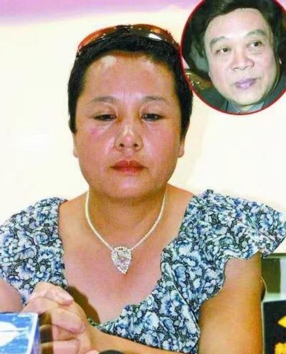 “赵忠祥数几年时间里一直和我保持着不正当关系，并且把我折磨的满身疾病，我有十盒录