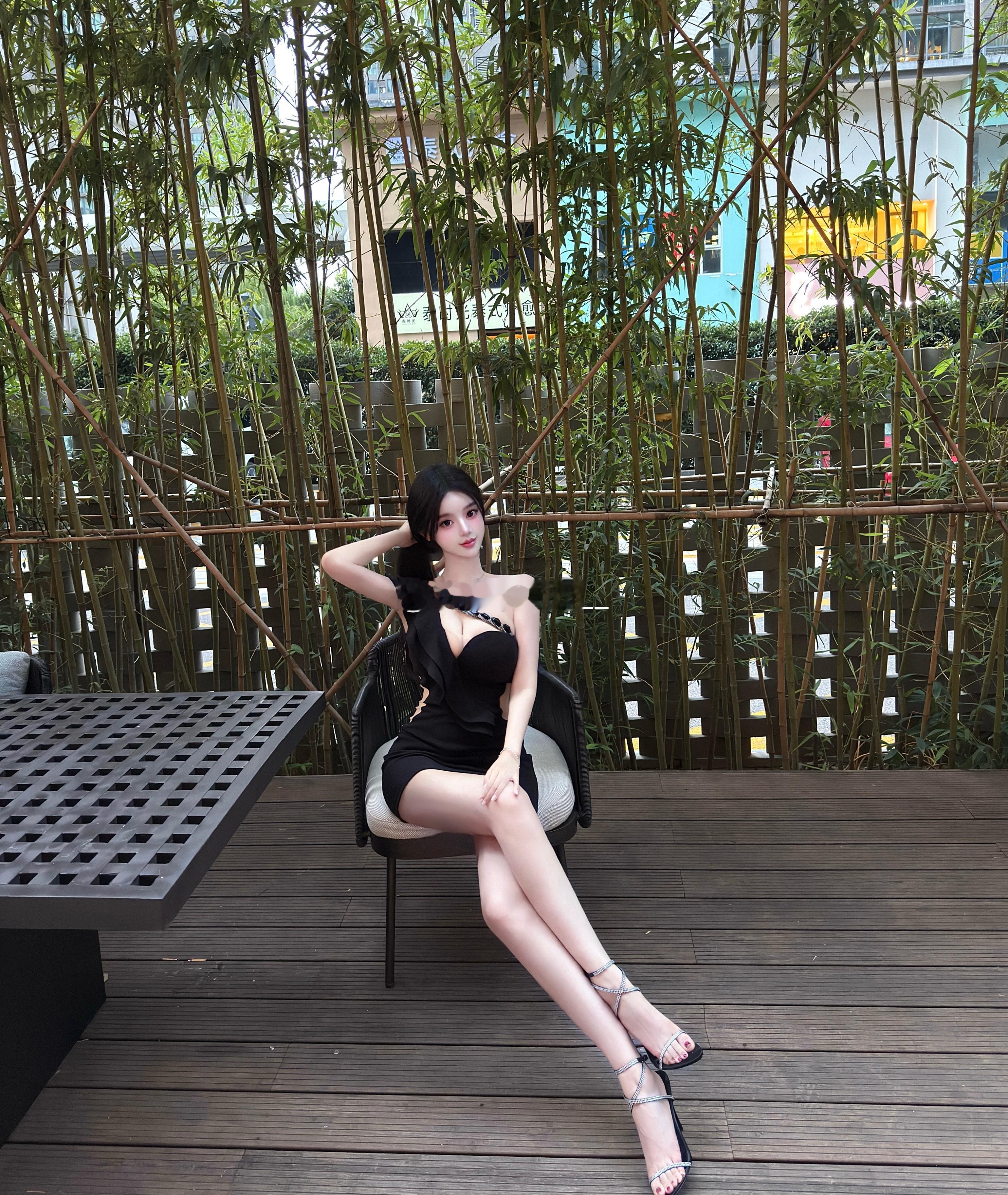 𝑩𝑳𝑨𝑪𝑲  ♠️ 她的保护色御姐ing今日穿搭(ootd)