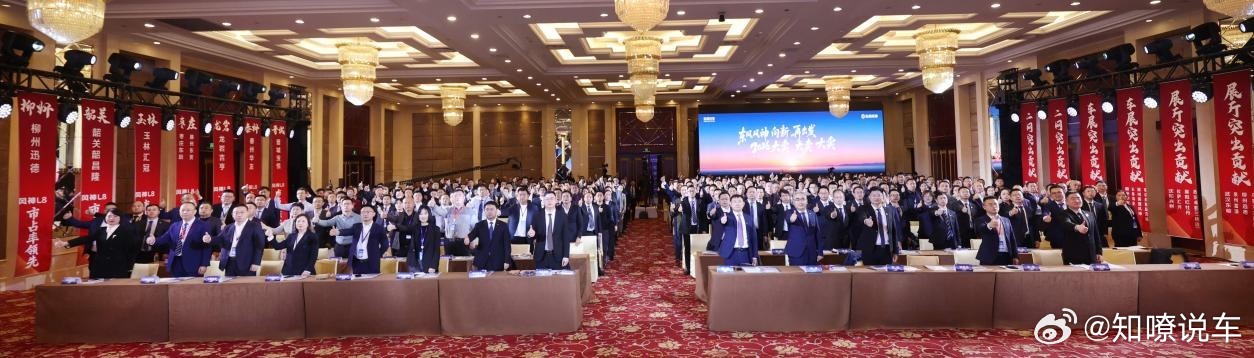 闷声卖车，东风风神2025年逆势增长，盘活经销商最近，东风风神在开商务大会时，抛