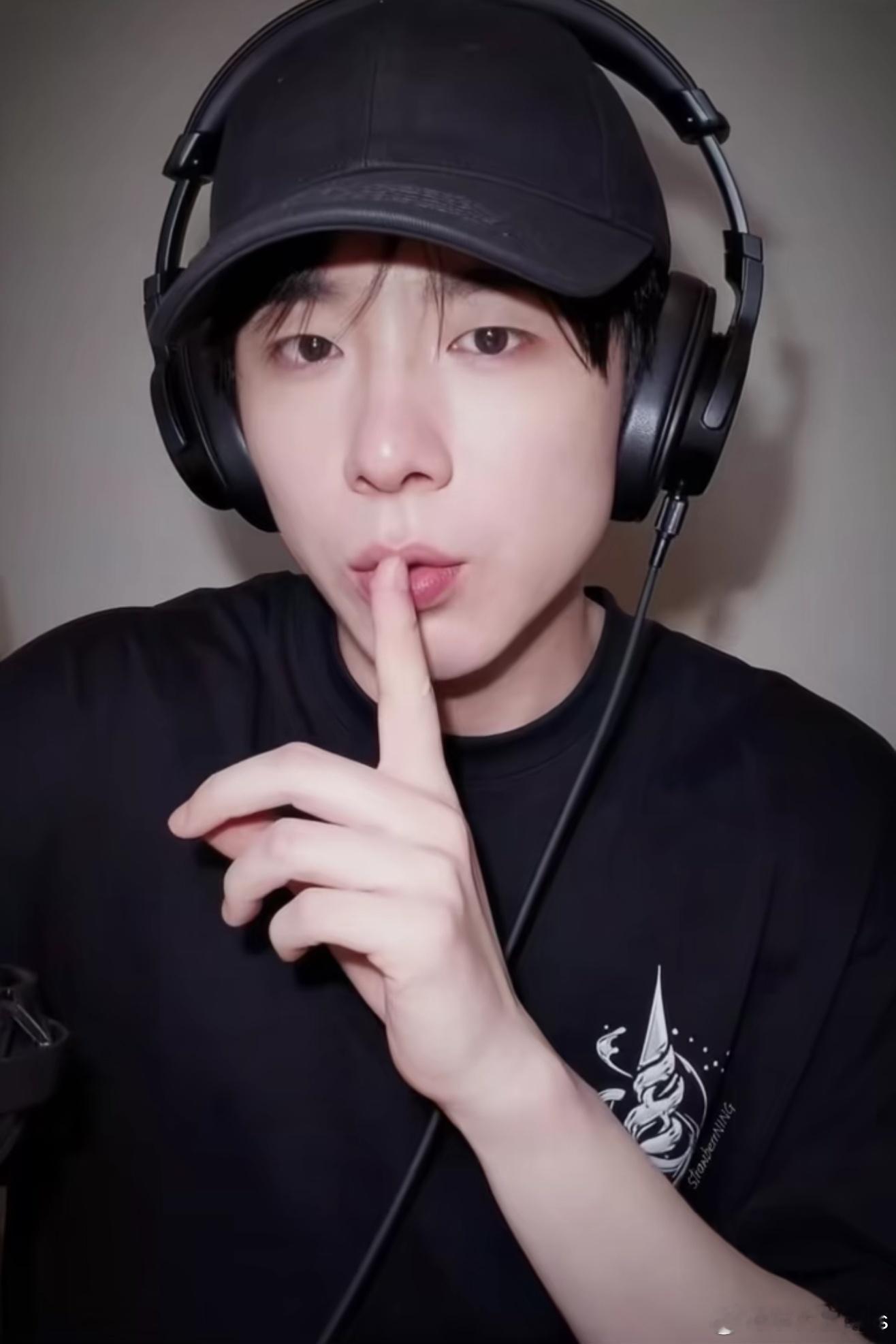 摩登兄弟[超话]刘宇宁 刘宇宁他身上的“稳健”与“清醒”确实是他能够持续走红的核