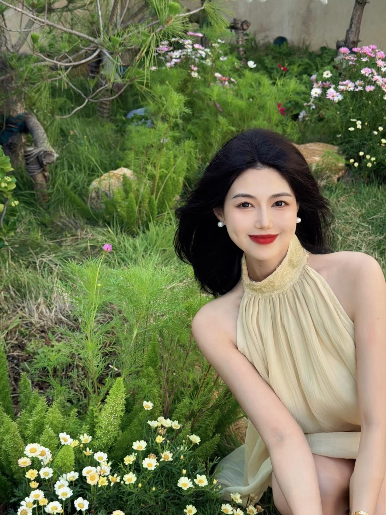 女生如何穿搭看起来时尚更有品味呢漂亮时尚的清凉装穿搭