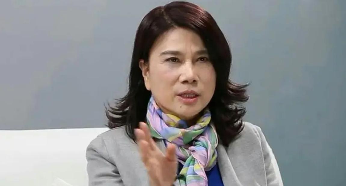 全国人大代表、格力电器董事长董明珠接受中国新闻网采访时表示，促消费首先要加工资，