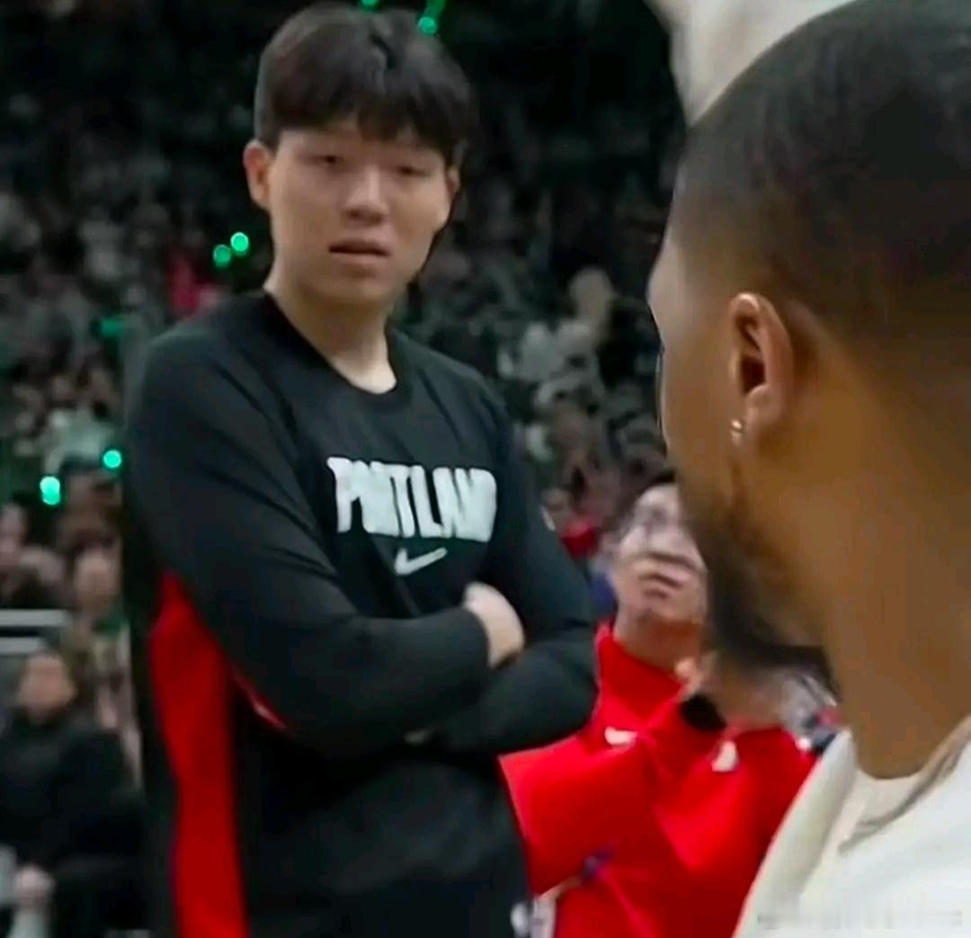 杨瀚森名场面：“就你75大啊？”