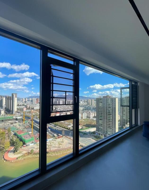 二次装修换窗这件事，我真是踩过坑才敢说大实话！去年置换二手房，我把好好的推拉窗换